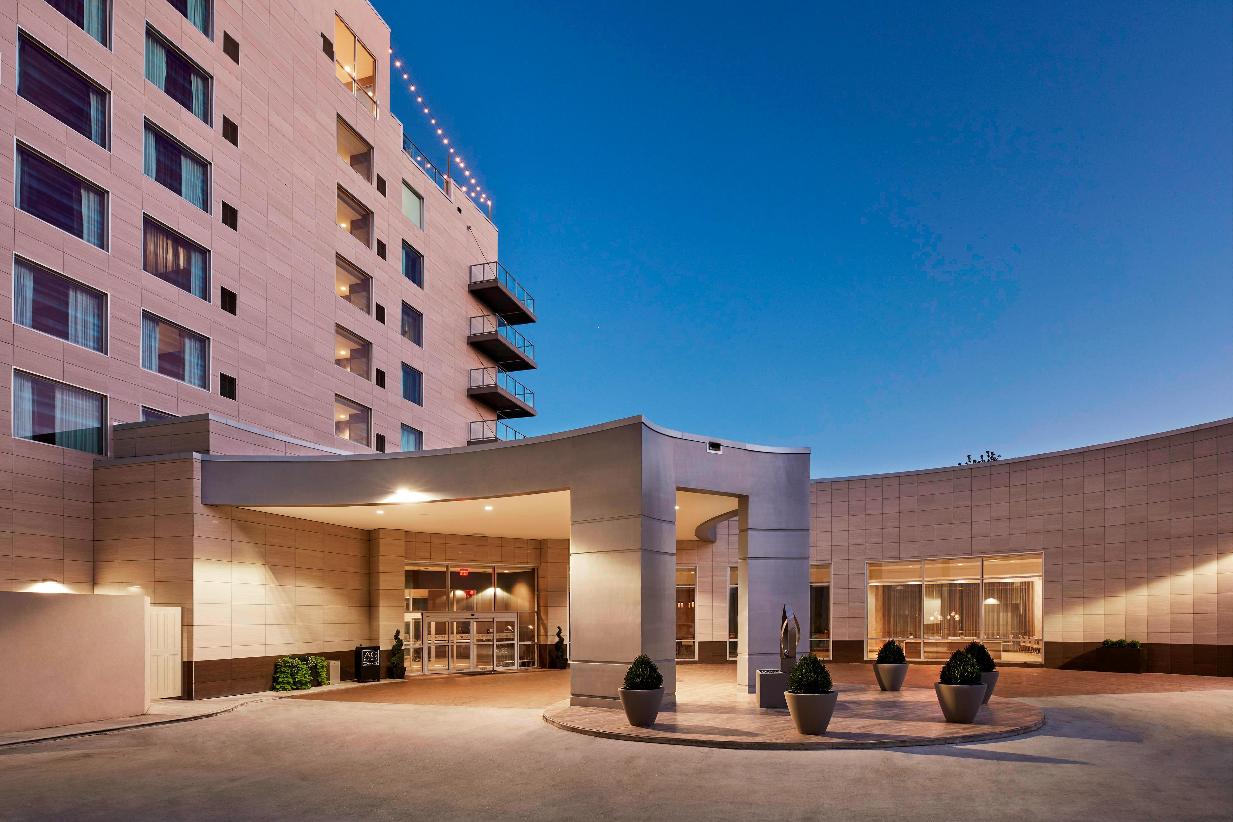 Ac Hotel By Marriott Cincinnati At The Banks Exterior photo